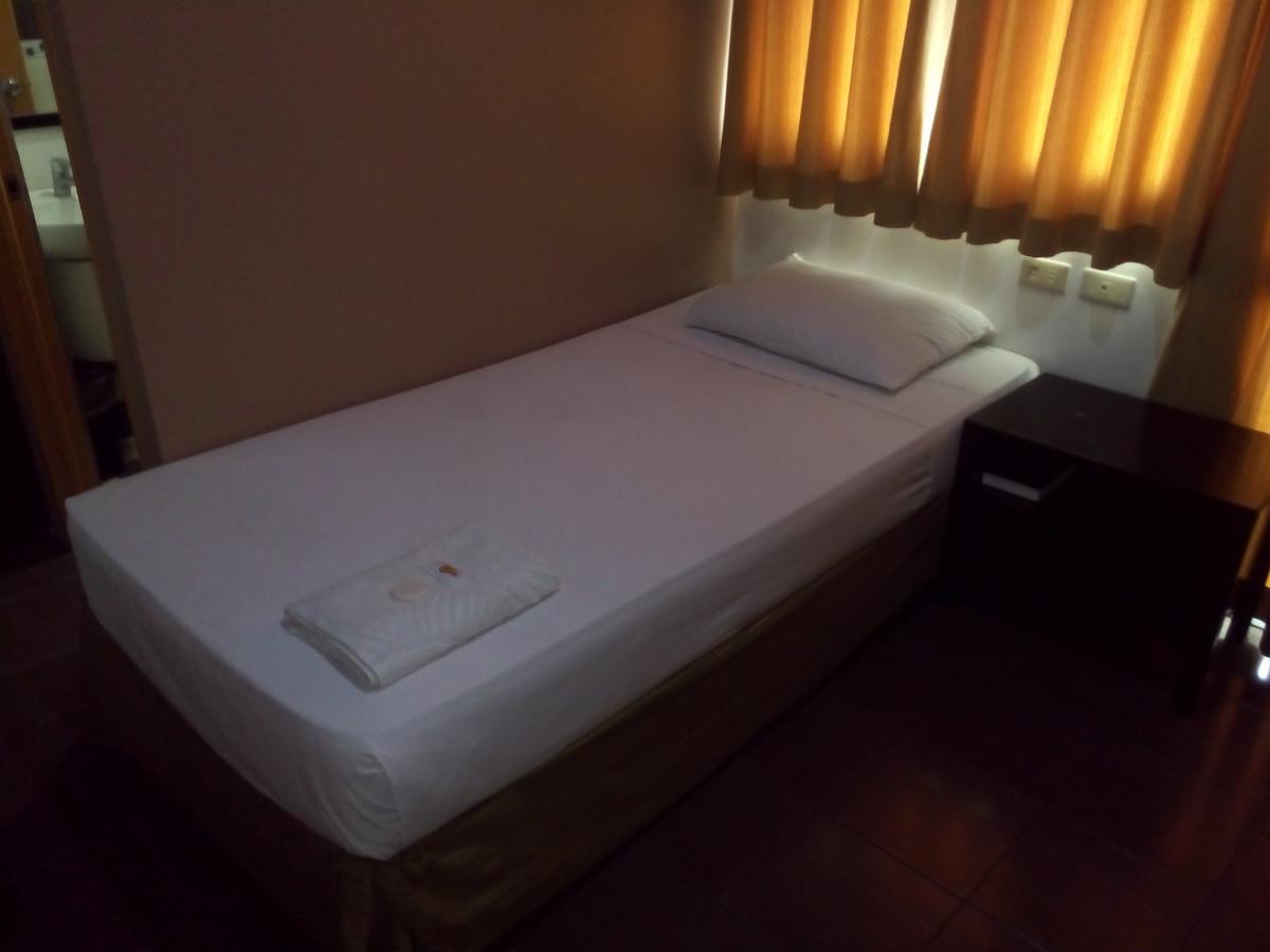 Hotel Kichi Legazpi Exteriér fotografie